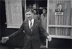 Van Agt op campagne in Amersfoort, 1981, fotograaf De Kam