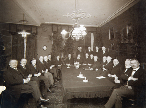 Group portrait members DsU 1916