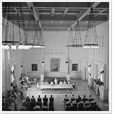The throne room of palace Rijswijk in Linggajati during the signing of the so-called 'naked' agreement, West-Java, Indonesia (march 25, 1947)